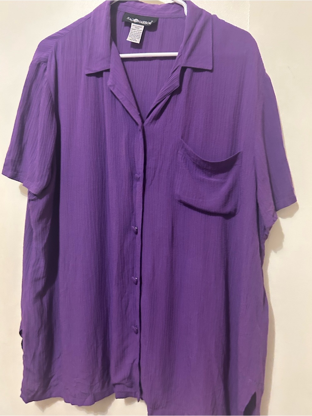 Sag Harbor Purple Short Sleeve Button-Up Shirt Sz M Rayon. Covered Button